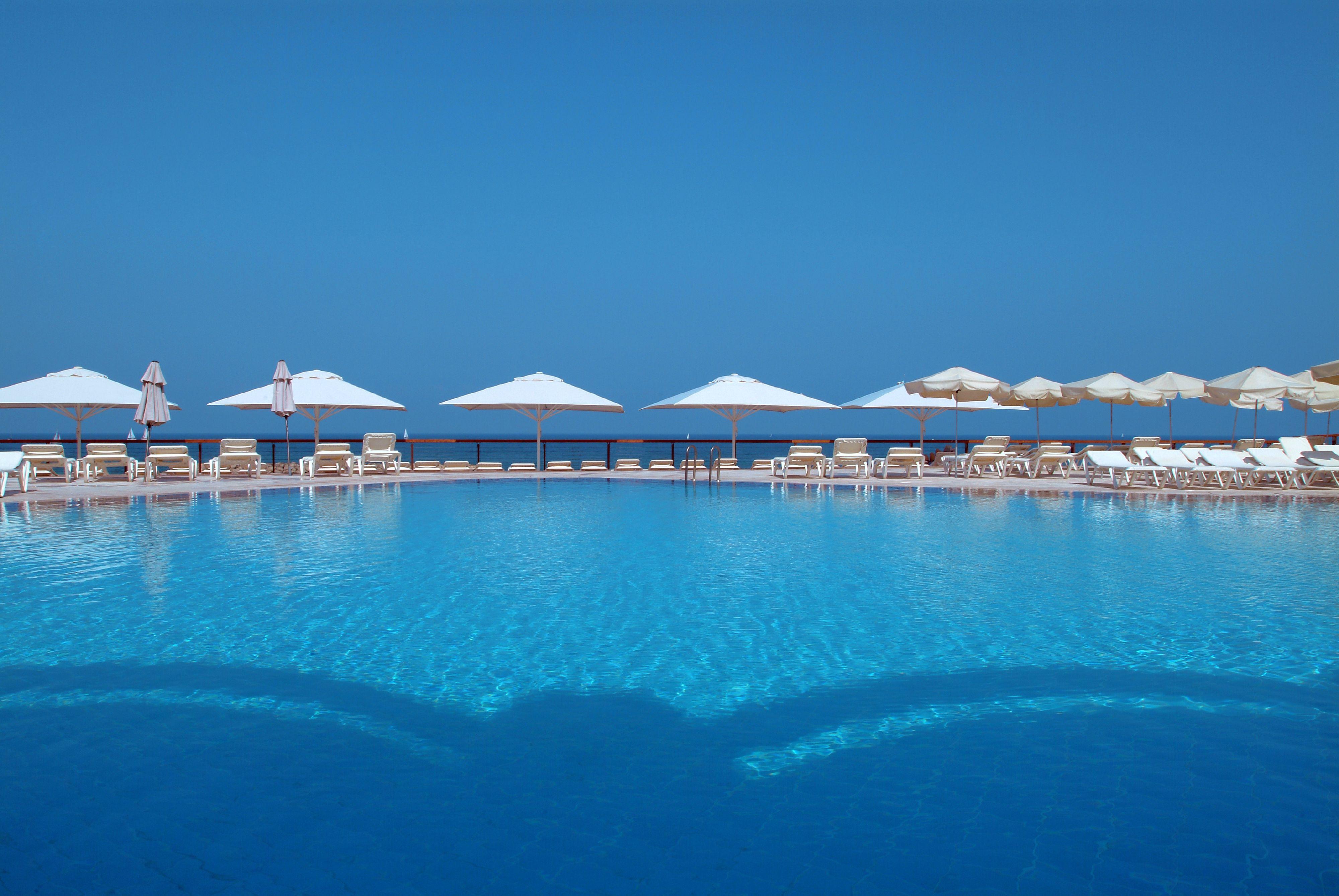 Daniel Herzliya Hotel Kültér fotó The pool at the resort